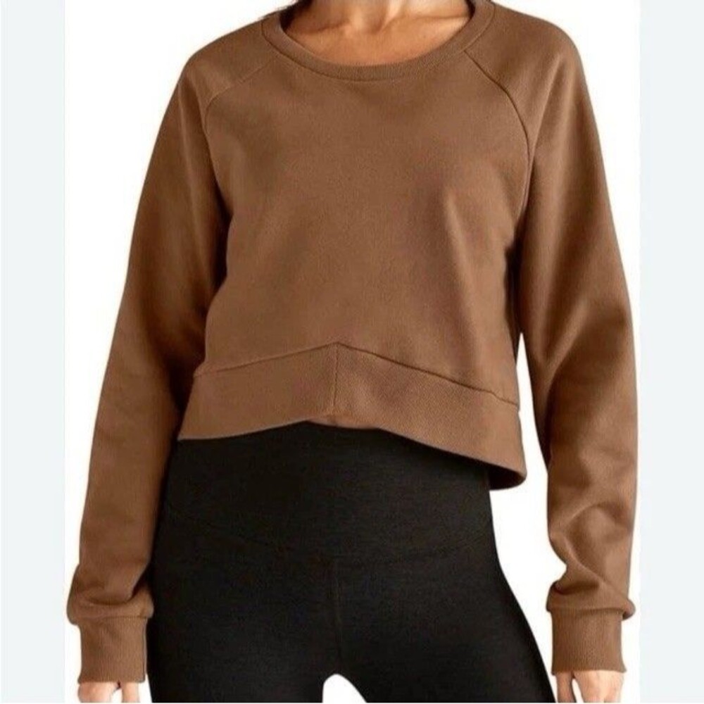 Beyond Yoga Uplift Cropped Sweatshirt MEDIUM Toffee Brown Athleisure Yoga Lounge